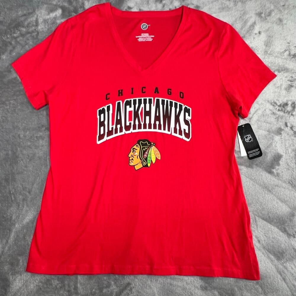 Chicago Blackhawks Women’s XL T Shirt Red V Neck NHL Hockey NWT